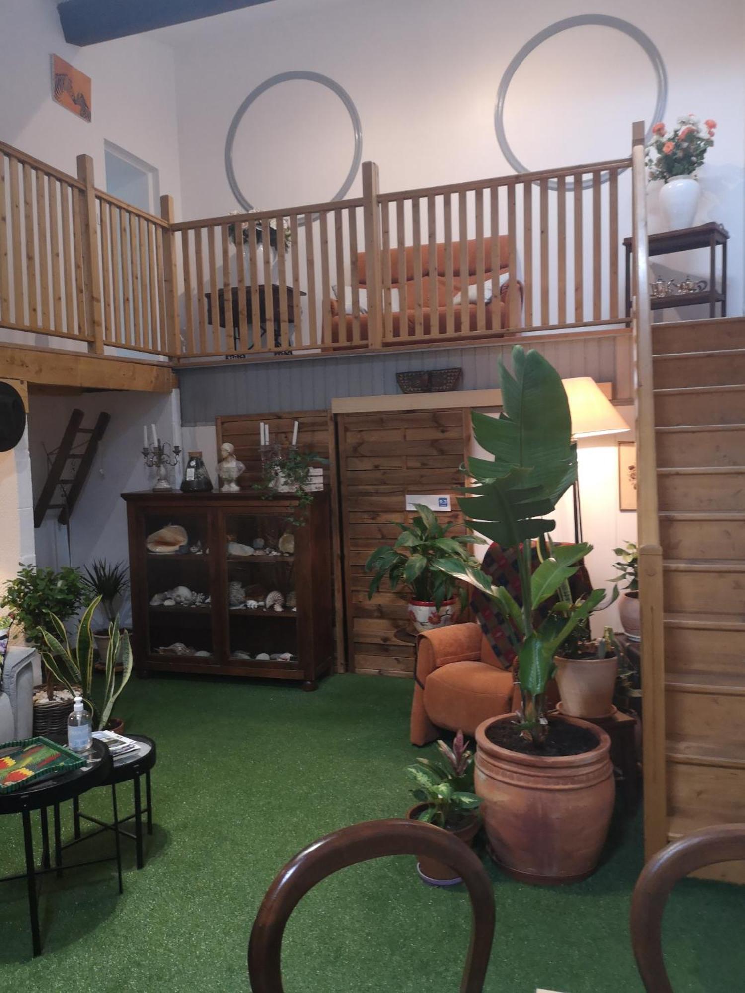 Atmosphere Poilhes 外观 照片